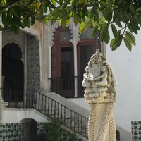Column, Pátio Central
